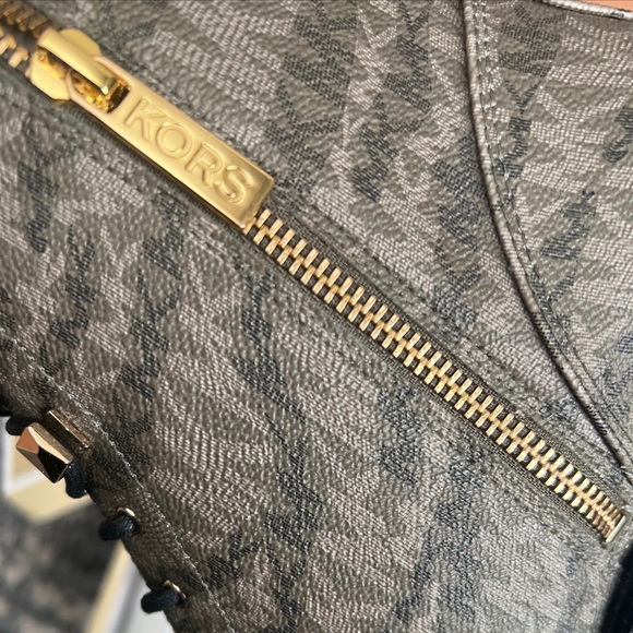 Michael Kors Haskell Tiger Logo Print Canvas Boot - Picture 4 of 7